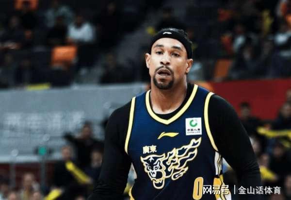 开云体育官网app-坑爹啊！全场12投2中+上空篮不中，杜锋忍无可忍，追着他一顿斥责